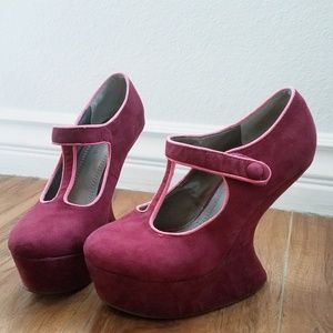 Heel less burgundy platforms